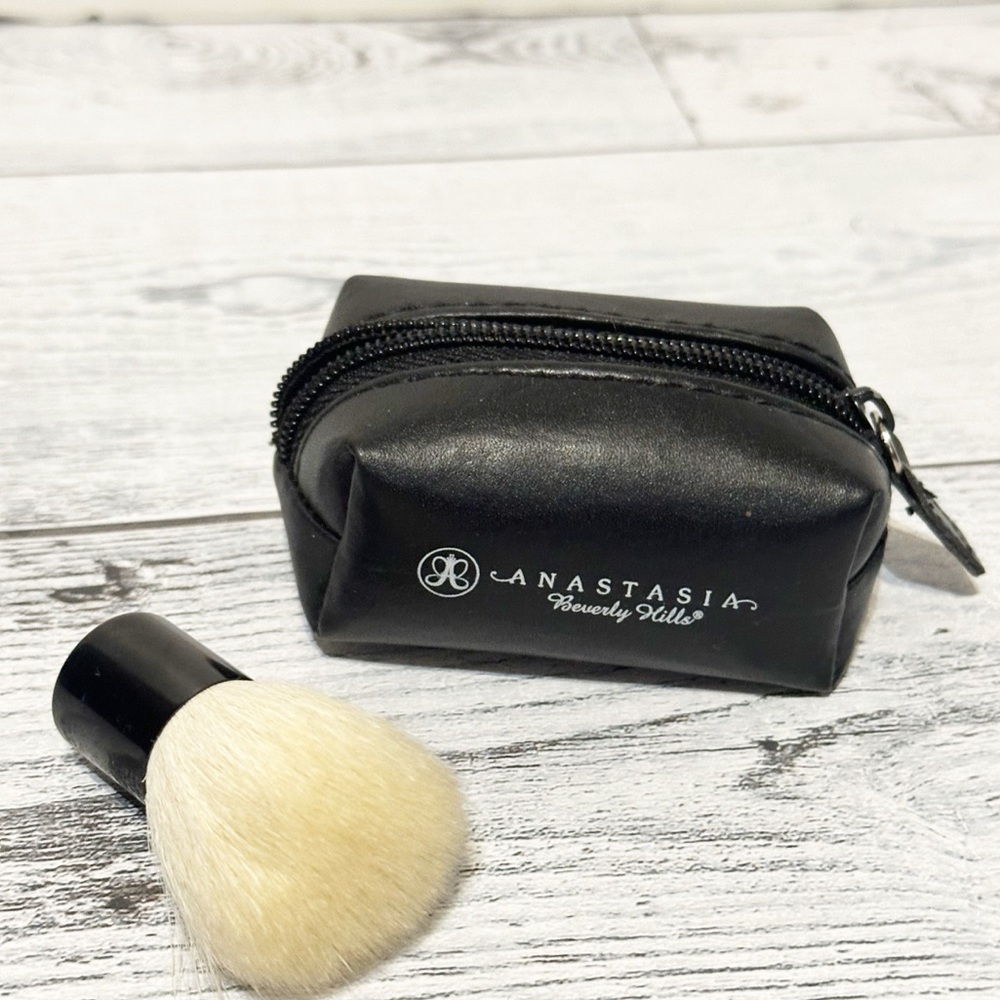 Anastasia Beverly Hills Kabuki Brush Set - Picture 5 of 6